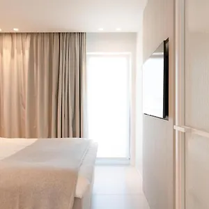 Designappartement Met Zijdelings Zicht Op Zee , Oostende België
